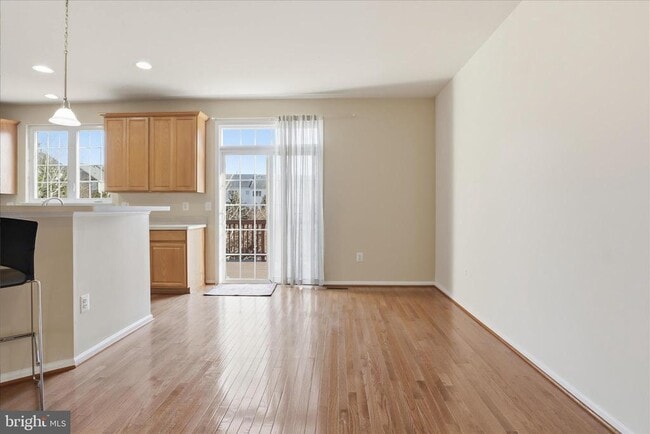 Building Photo - 4604 Carisbrooke Ln