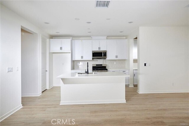 Building Photo - 944 N Divino Privado