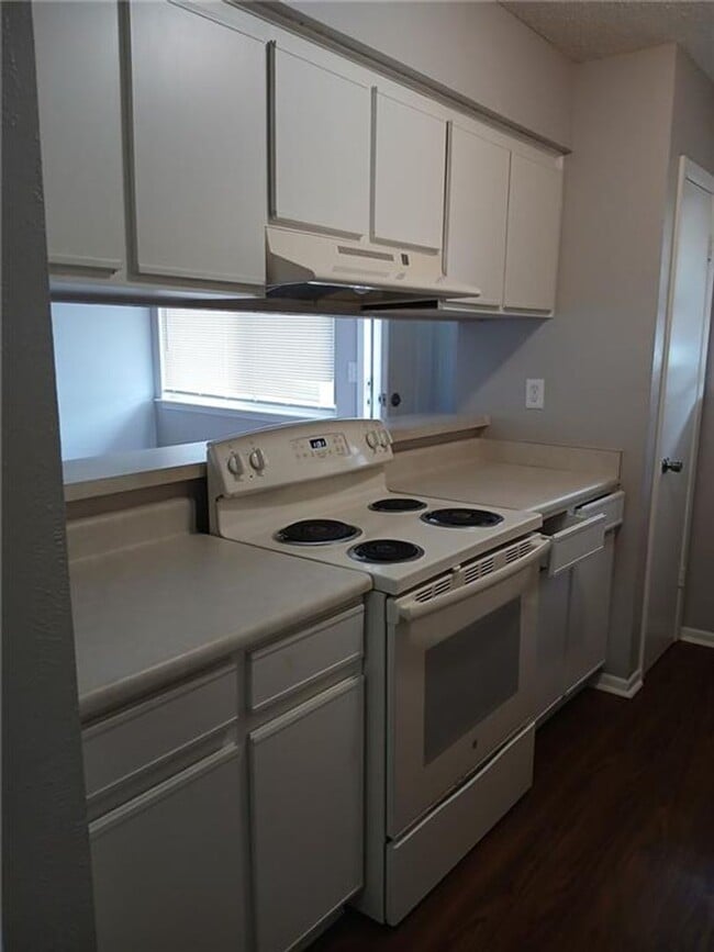 Building Photo - 6208 Hidden Cove