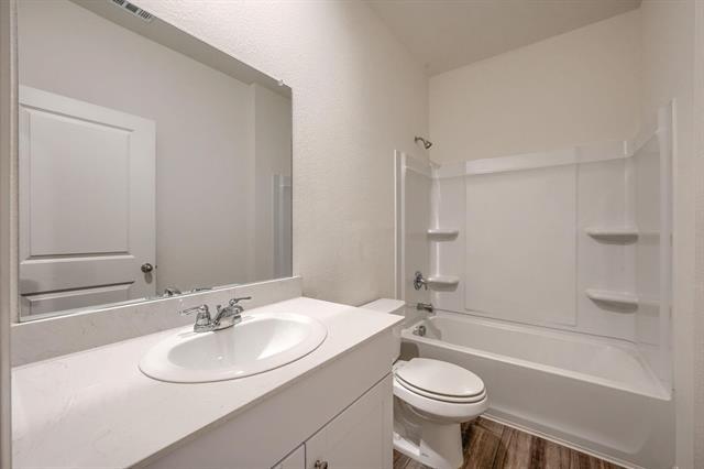 Building Photo - 14122 Emeric St