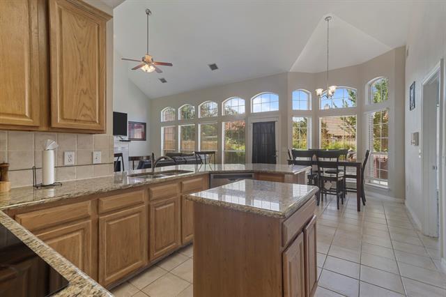 Building Photo - 2209 Micarta Dr