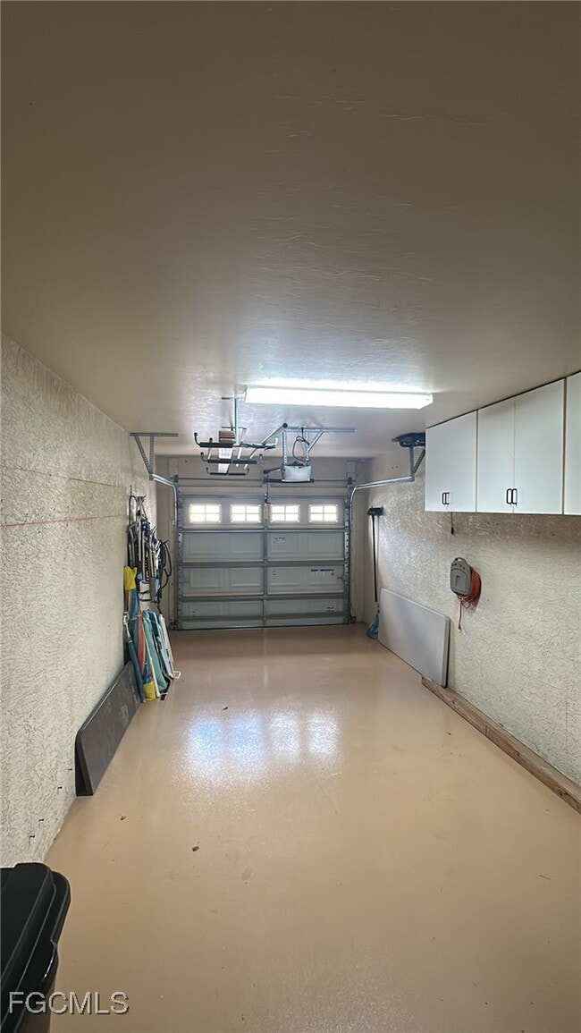 Building Photo - 9240 Bayberry Bend