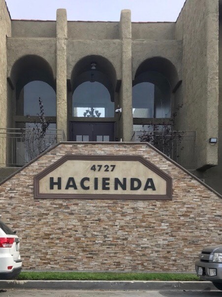 Front entrance - 4727 W 147th St
