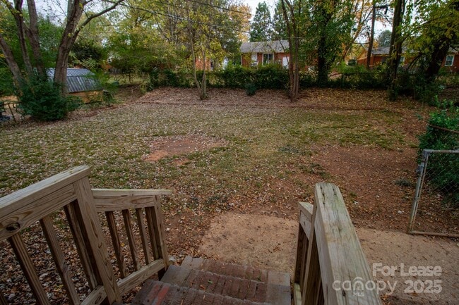 Building Photo - 4021 Crestridge Dr