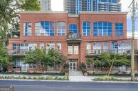 Building Photo - 1023 Juniper St NE