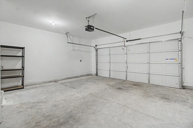 Building Photo - 248 Buckingham Dr