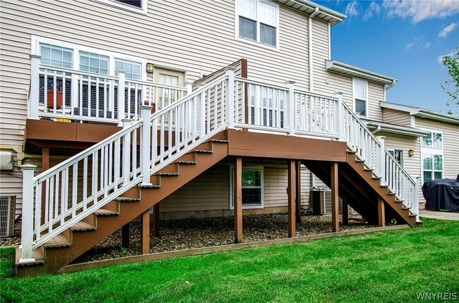 Building Photo - 25 Spring Meadow Dr
