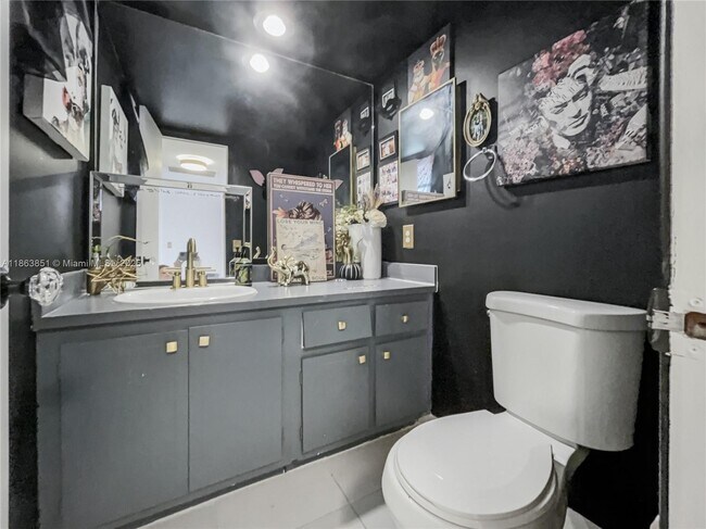 Building Photo - 2661 S Course Dr