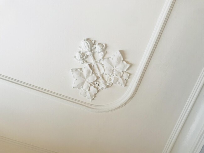 Building Photo - 727 N Capitol Ave