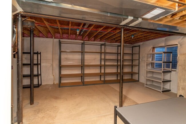 Building Photo - Beautiful Ranch in Pine Creek!