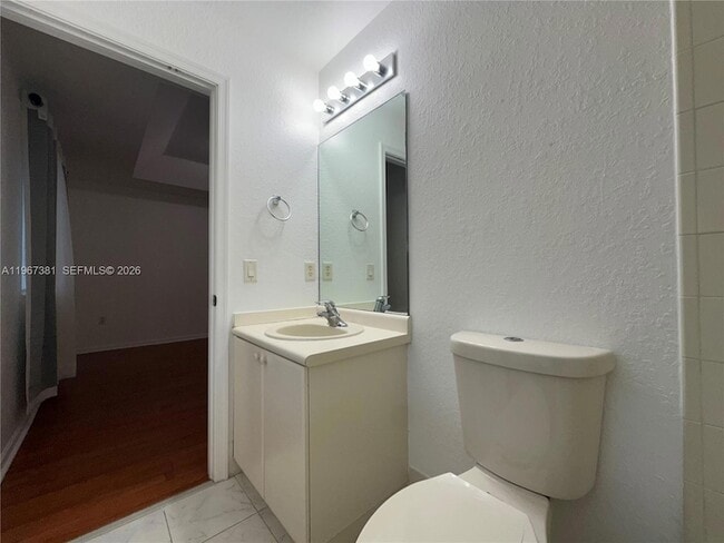 Building Photo - 2615 SE 15th Pl