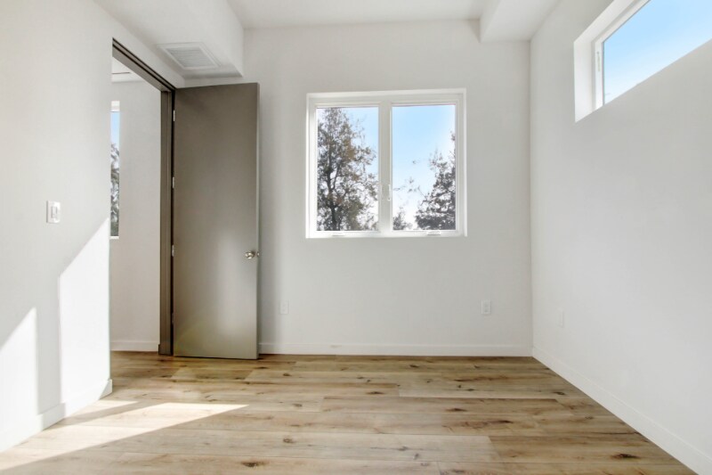Building Photo - 5407 Huntington Dr