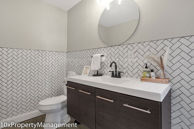 Building Photo - 566 Kimball Pl