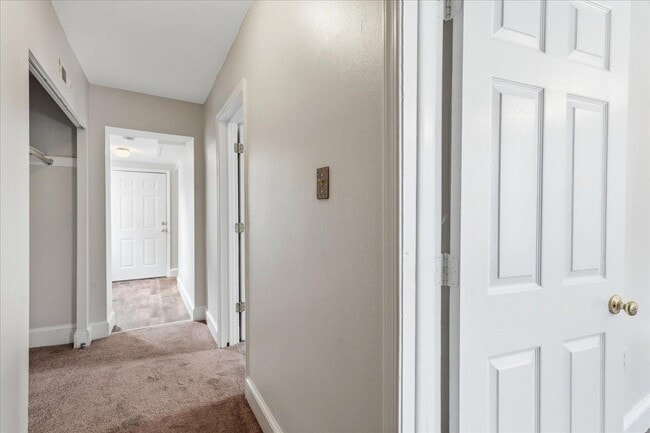 Building Photo - 100 E 8th St