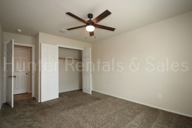 Building Photo - Classic Charm Meets Modern Comfort