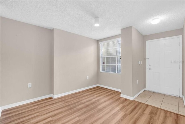 Building Photo - 5500 Bentgrass Dr