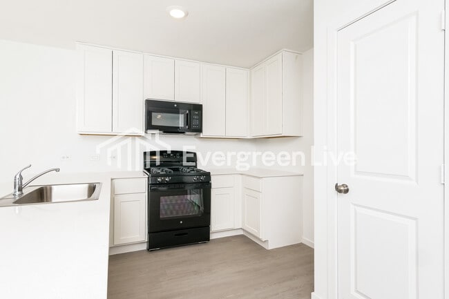 Building Photo - 12520 Huntington Rdg Wy