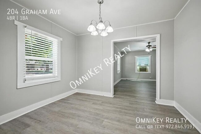 Building Photo - 204 Graham Ave