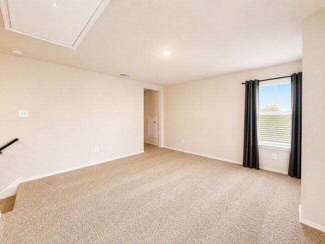 Building Photo - Beautiful 4-bedroom home in Riverstone at Westpointe featuring 2 spacious living areas, a downsta...