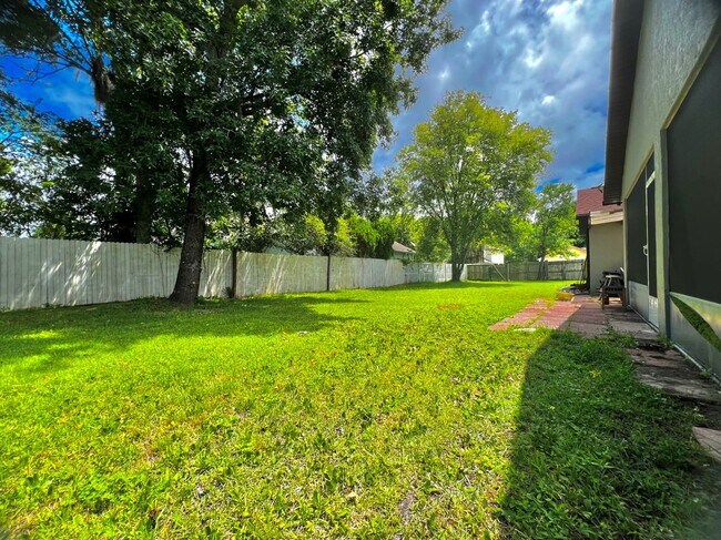 Building Photo - 11395 Aston Hall Dr