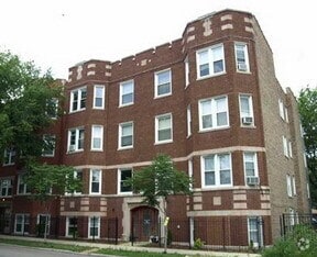Building Photo - 1730 W Foster Ave