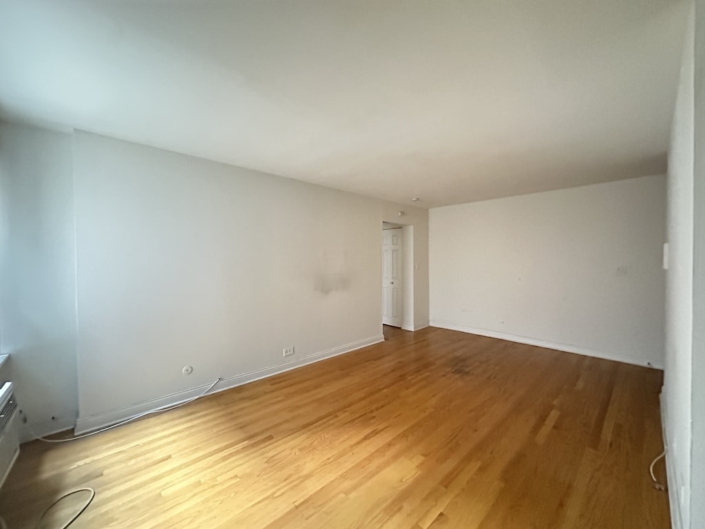 Building Photo - 3710 N Pine Grove Ave