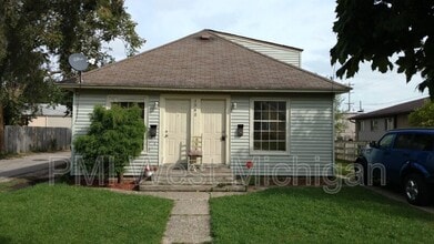 Building Photo - 1948 Silver Ave SE