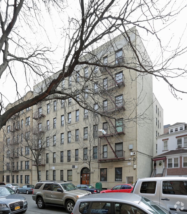 Building Photo - 3540 Rochambeau Ave