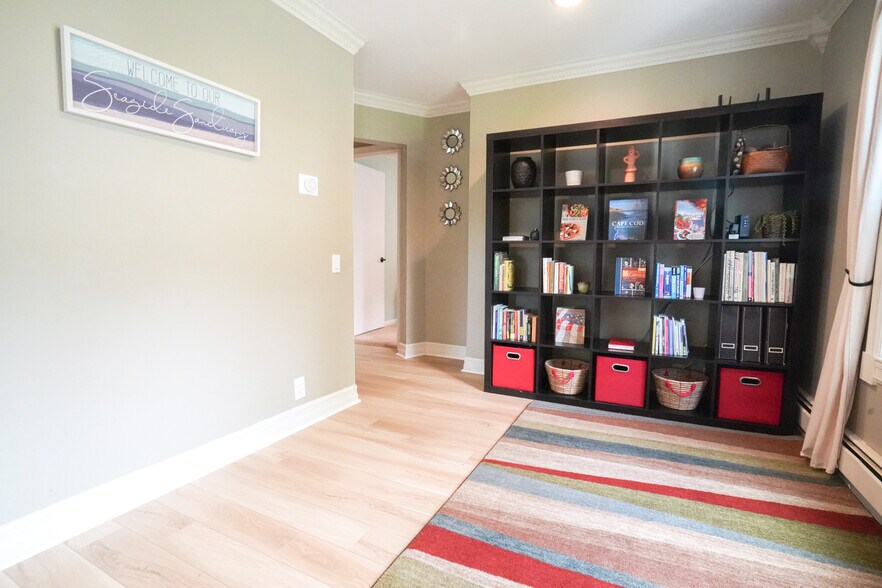 Building Photo - 48 Fales Ave