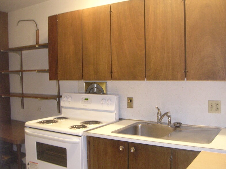 Building Photo - 345 NE Kamiaken St