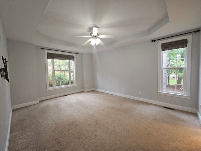 Building Photo - New Listing!!!!!