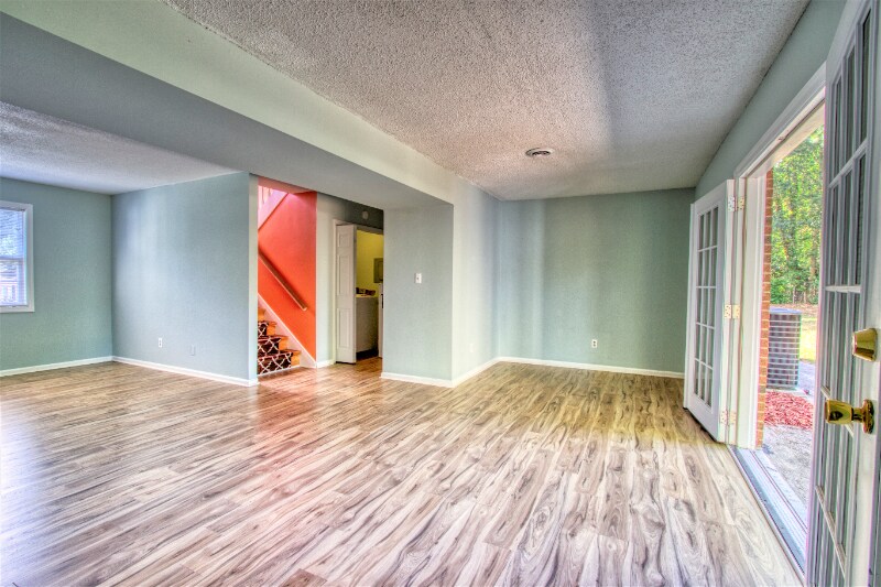 Building Photo - 209 Bayberry Ln