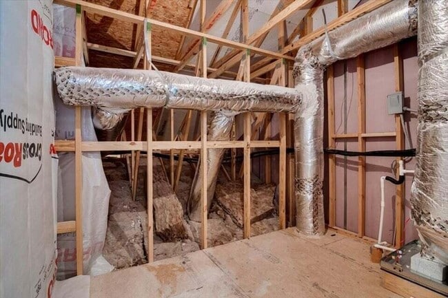 Building Photo - 5359 Nikki Way