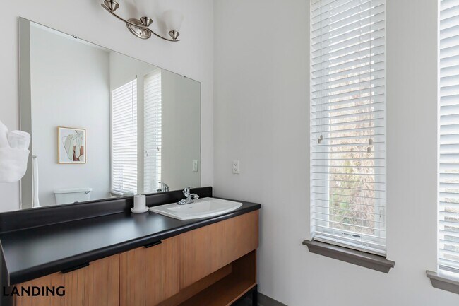 Building Photo - 2621 S Jefferson Ave