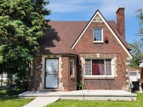 Building Photo - 16803 Fenmore St