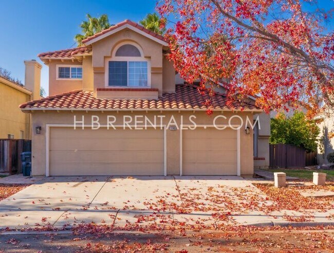 Building Photo - Move in Ready Beautiful 4 Bed Home in Tracy - Full Bed/Bath on 1st floor