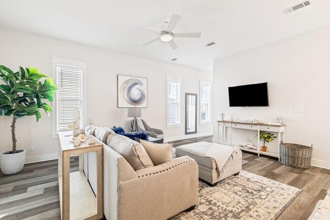 Building Photo - 24 Beach View Dr