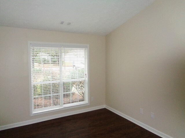 Building Photo - 3670 Sugarbrook Dr