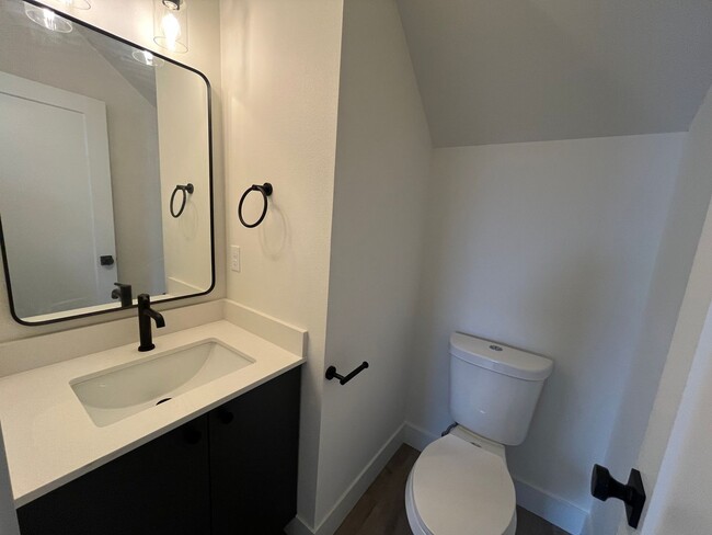 Building Photo - Modern 2-Bed, 1.5-Bath Condo with Custom K...