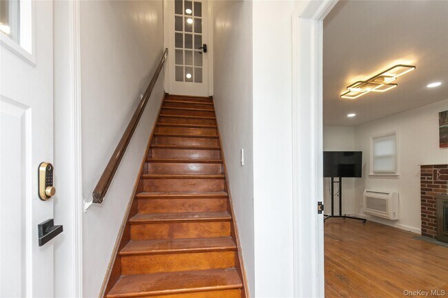 Building Photo - 5 Prospect St