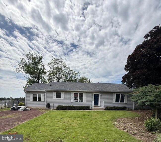 Building Photo - 9 Piegan Ln