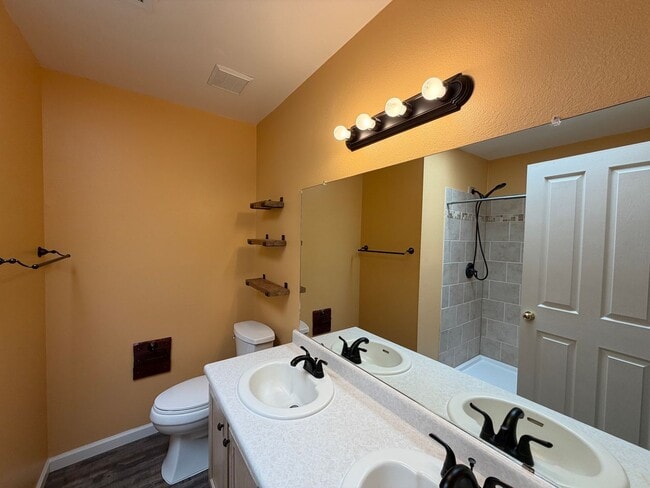 Building Photo - 2 Bedroom Single Story Home Available Near Unser Blvd NE & Northern Blvd NE in North Hills Rio Ra...