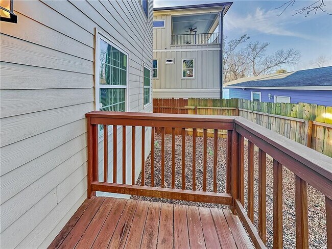 Building Photo - 333 Fletcher St SW