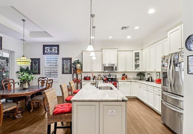 Building Photo - 121 Seminole Ln