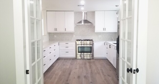 Building Photo - 3 Bedrooms, 2 Baths Remodeled Encino Home ...