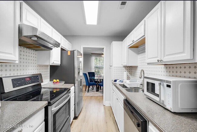 Building Photo - 4315 Plaza Gate Ln S