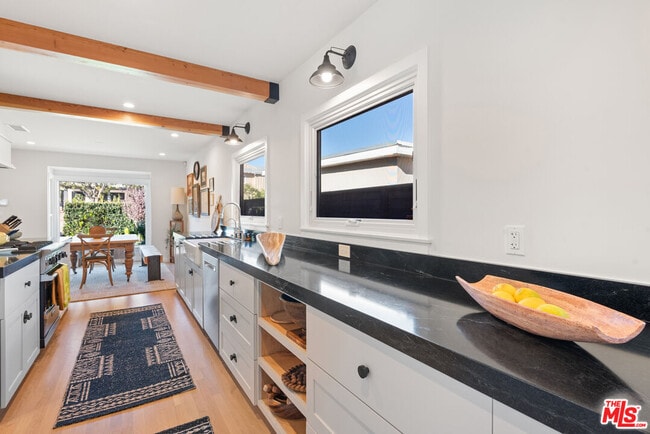 Building Photo - 11314 Homedale St