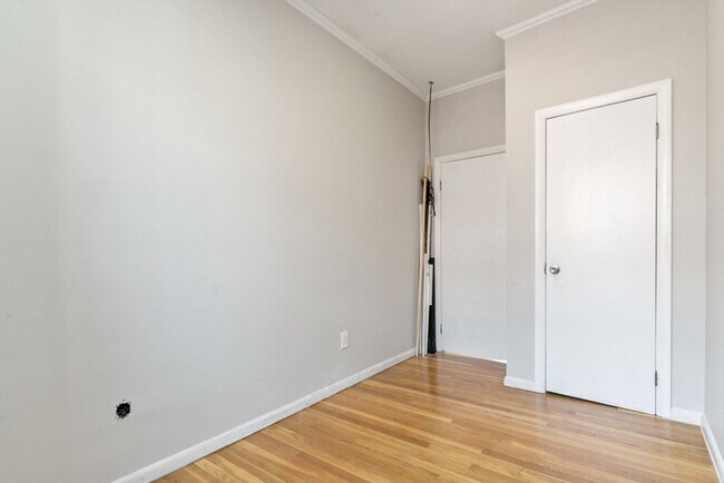 Building Photo - 64 W Cedar St