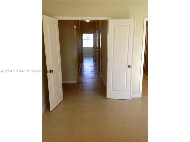 Building Photo - 2950 St Thomas Dr