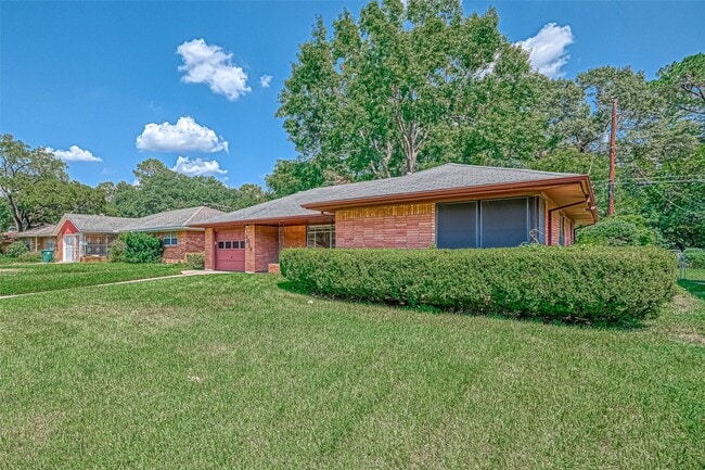 Building Photo - 3018 Attridge Rd